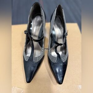 Circa Joan and David Women's Black, White and Gray Heels pumps size 6.5